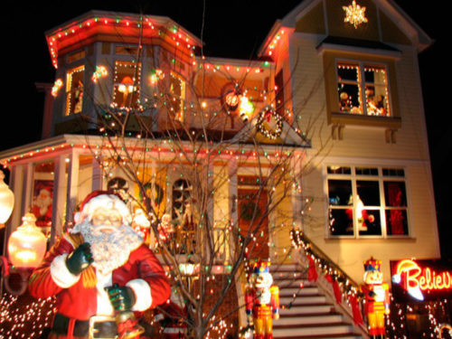 decoracion-de-fachadas-de-casas-con-luces-navidad-2