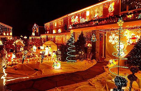 decoracion-de-fachadas-de-casas-con-luces-navidad-3